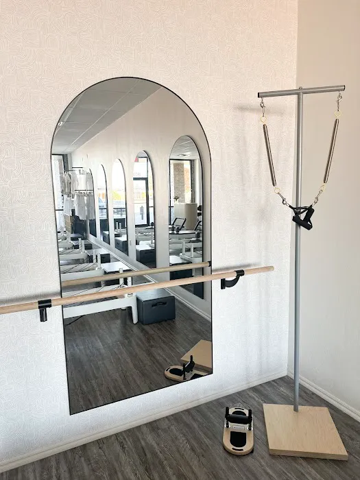 MVMNT Lab Pilates & Wellness Picture 4