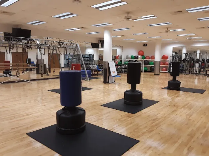 Aero-Fitness Health Center Picture 4