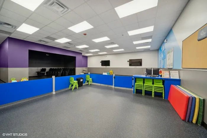 Crunch Fitness - Yukon Picture 5