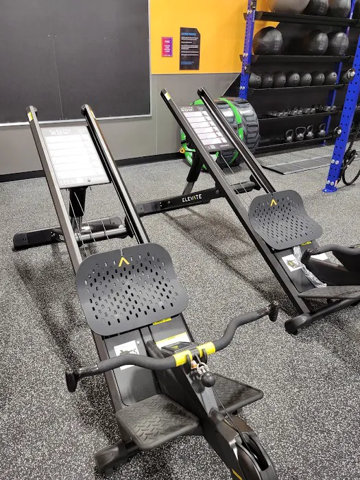 Crunch Fitness - Yukon Picture 8