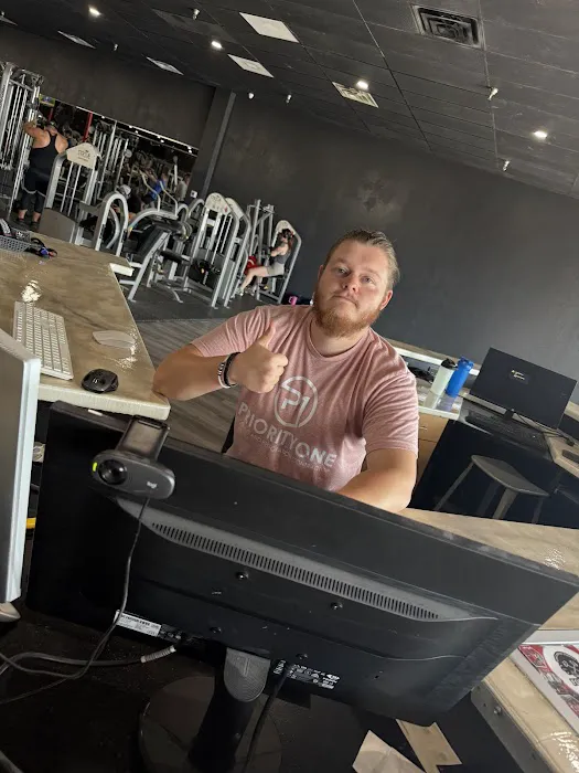 Four Star Fitness - Yukon Picture 6