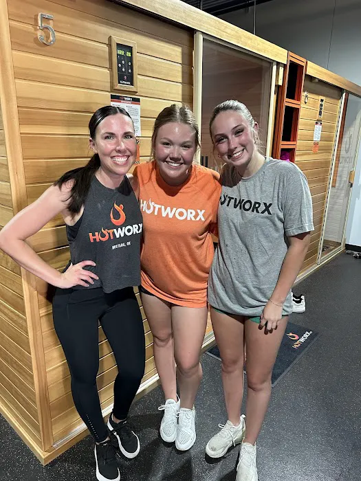 HOTWORX- Mustang, OK Picture 3