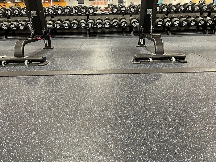 Crunch Fitness - OKC Northwest Picture 3