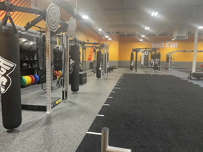 Crunch Fitness - OKC Northwest Picture 4