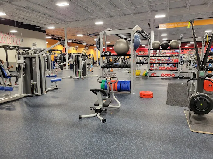 Crunch Fitness - Oklahoma City, OK Picture 2