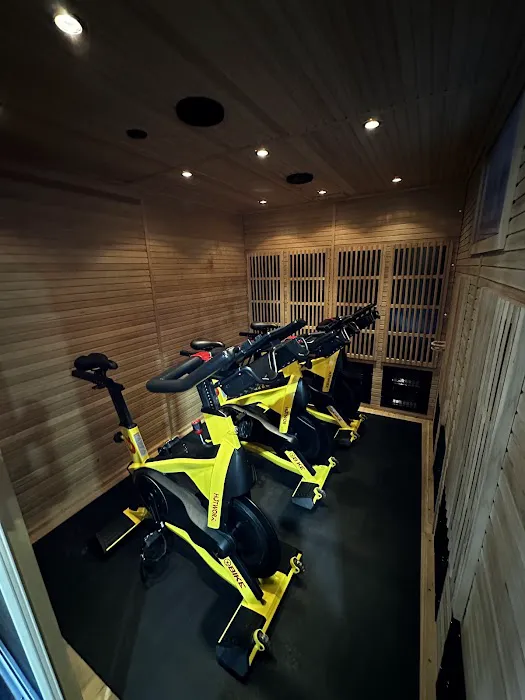 HOTWORX - Oklahoma City, OK - Quail Springs Picture 2