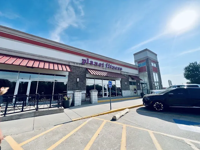 Planet Fitness Picture 10