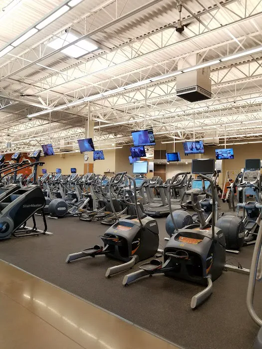 Gold's Gym Yukon Picture 9