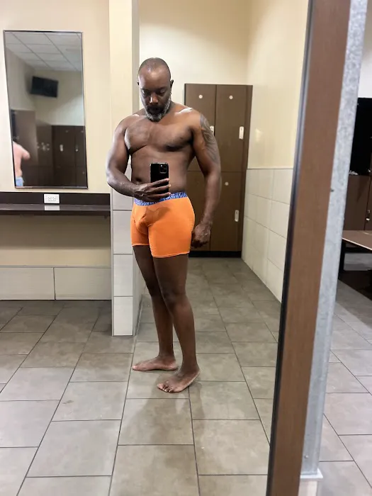 Gold's Gym Yukon Picture 8