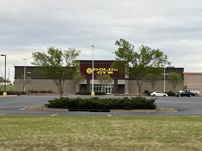 Gold's Gym Quail Springs Picture 2