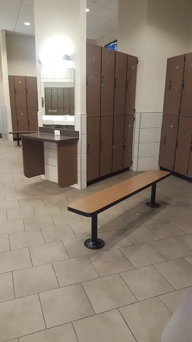 Gold's Gym Quail Springs Picture 8