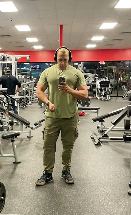 Four Star Fitness - Edmond Picture 4