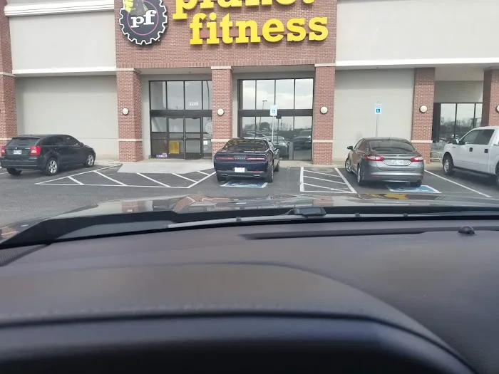 Planet Fitness Picture 5