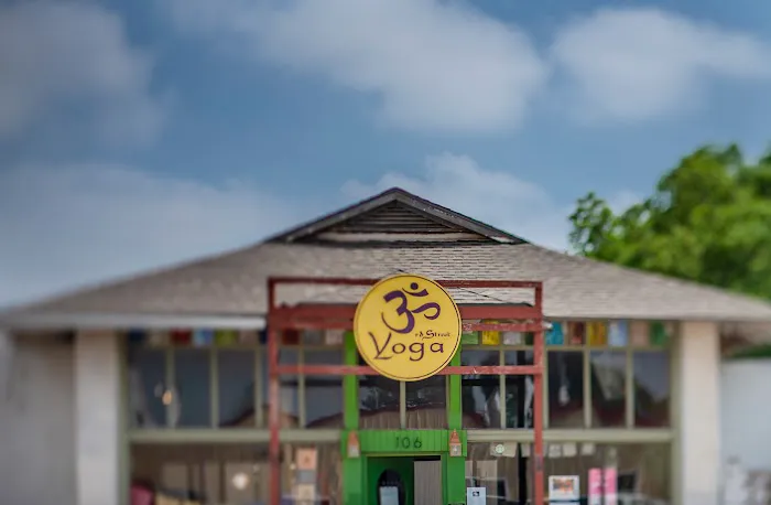 3rd Street Yoga Picture 2