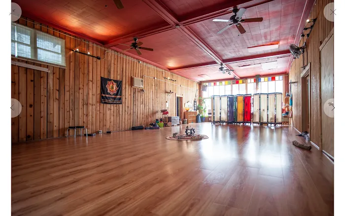 3rd Street Yoga Picture 5