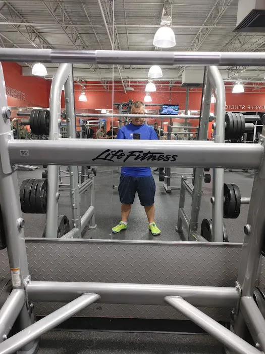 Gold's Gym Edmond Picture 3