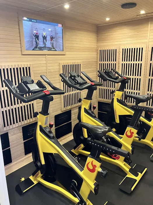 HOTWORX - Edmond, OK - Spring Creek Village Picture 8