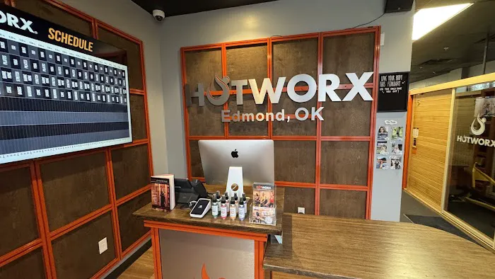 HOTWORX - Edmond, OK - Spring Creek Village Picture 7
