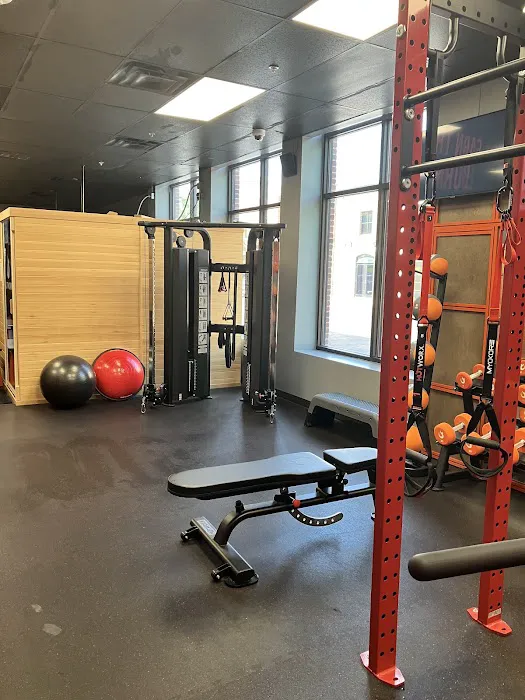 HOTWORX - Edmond, OK - Spring Creek Village Picture 4