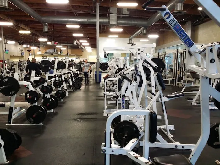 24 Hour Fitness Picture 3