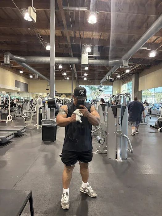 24 Hour Fitness Picture 8