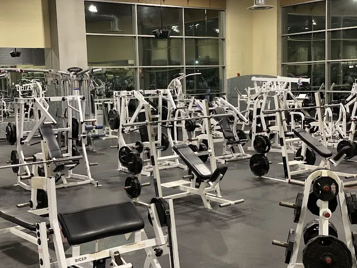 24 Hour Fitness Picture 4