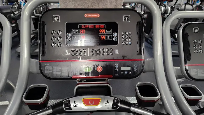 Crunch Fitness - La Mirada Picture 4