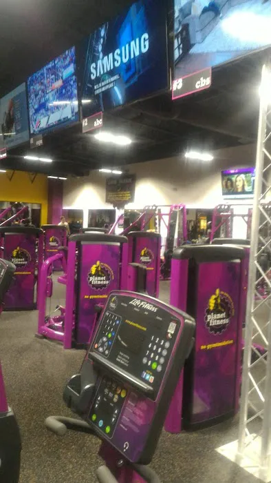 Planet Fitness Picture 6