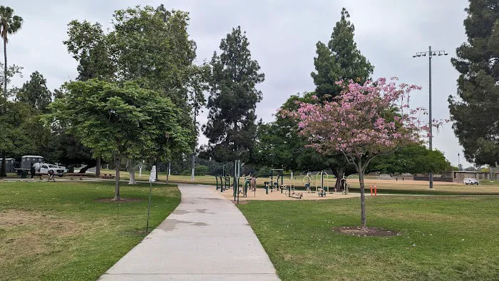 La Mirada Outdoor Fitness Center Picture 9