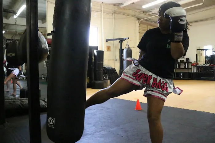 Valdez Muay Thai Kickboxing Picture 2