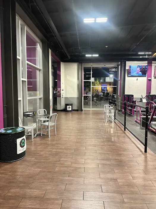 Planet Fitness Picture 9