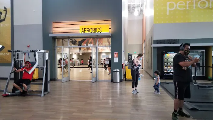 LA Fitness Picture 4