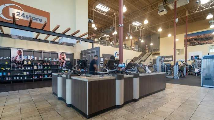 24 Hour Fitness Picture 6