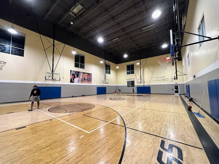 24 Hour Fitness Picture 1