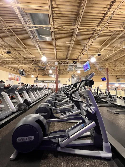 24 Hour Fitness Picture 4