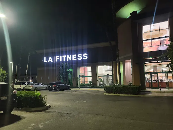 LA Fitness Picture 8