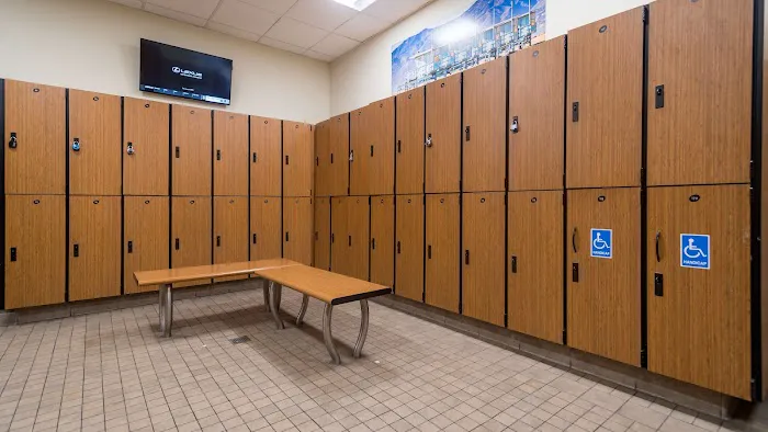 24 Hour Fitness Picture 7