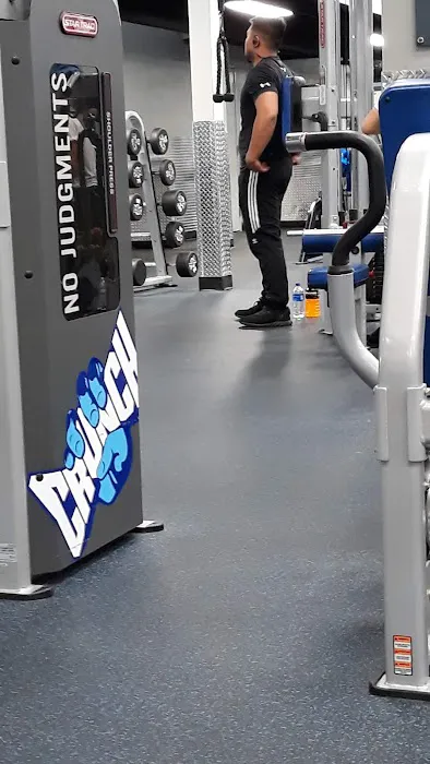 Crunch Fitness - Cerritos Picture 6