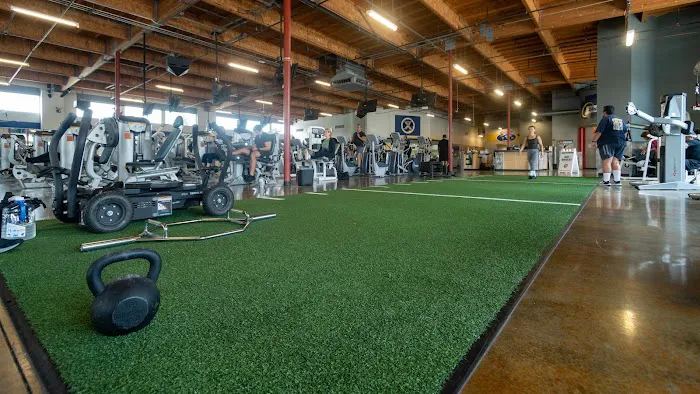 24 Hour Fitness Picture 5