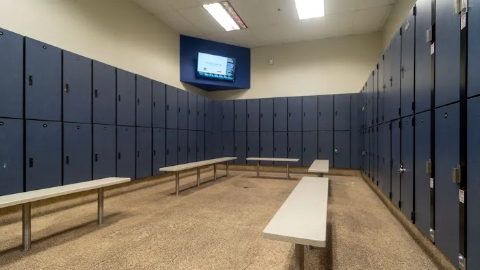 24 Hour Fitness Picture 2