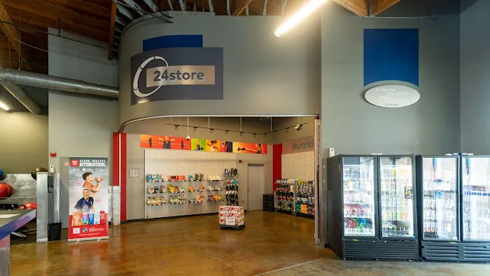 24 Hour Fitness Picture 4