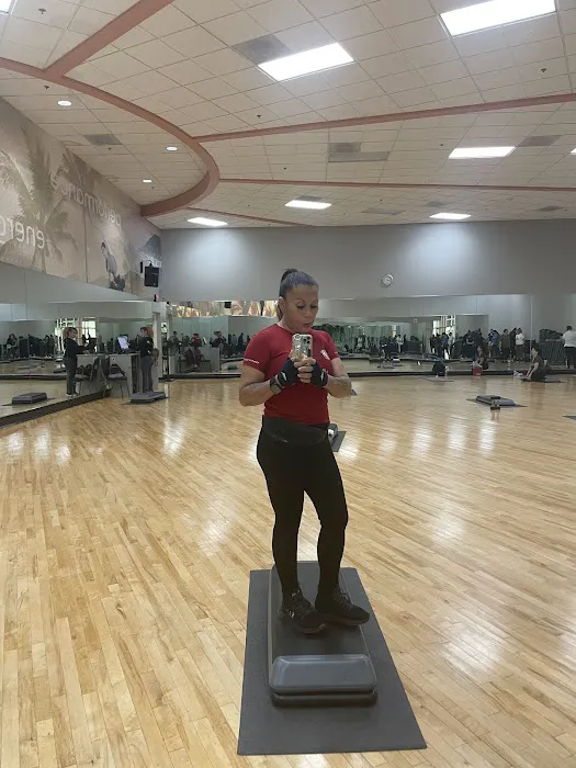 LA Fitness Picture 6