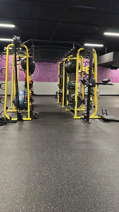 Planet Fitness Picture 9