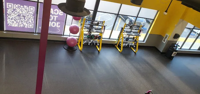 Planet Fitness Picture 6