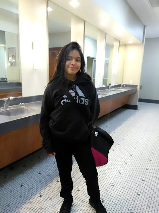 LA Fitness Picture 9