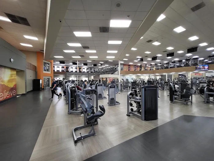 LA Fitness Picture 1