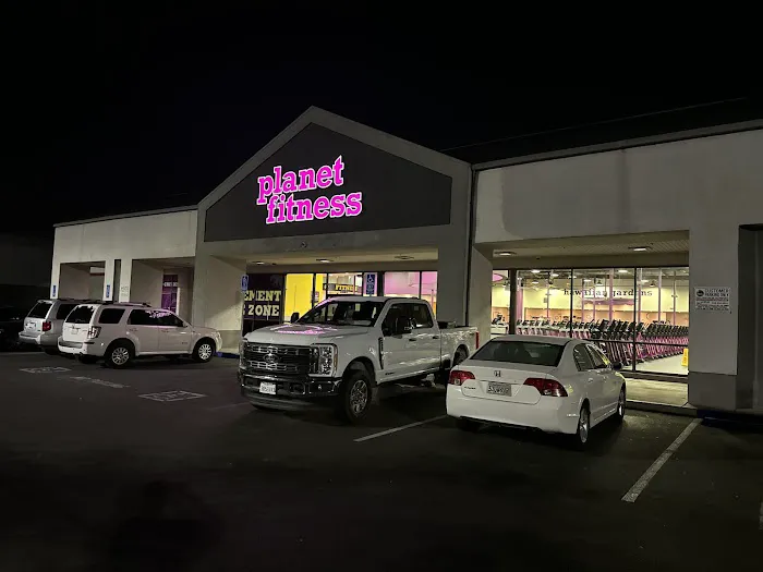 Planet Fitness Picture 4