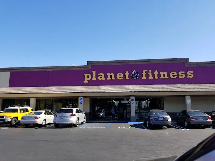 Planet Fitness Picture 5