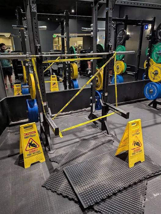 Gold's Gym Fullerton Picture 3