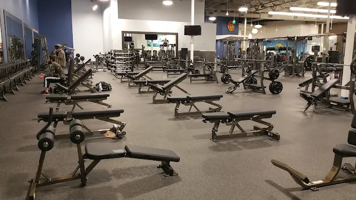 Gold's Gym Fullerton Picture 10